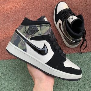 Air Jordan 1 SE Mid Camo